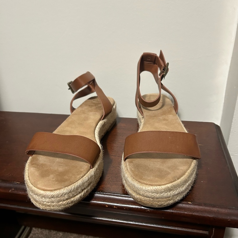 INC Sandals - Picture 3 of 3